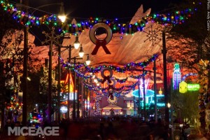 Crowds day or night
