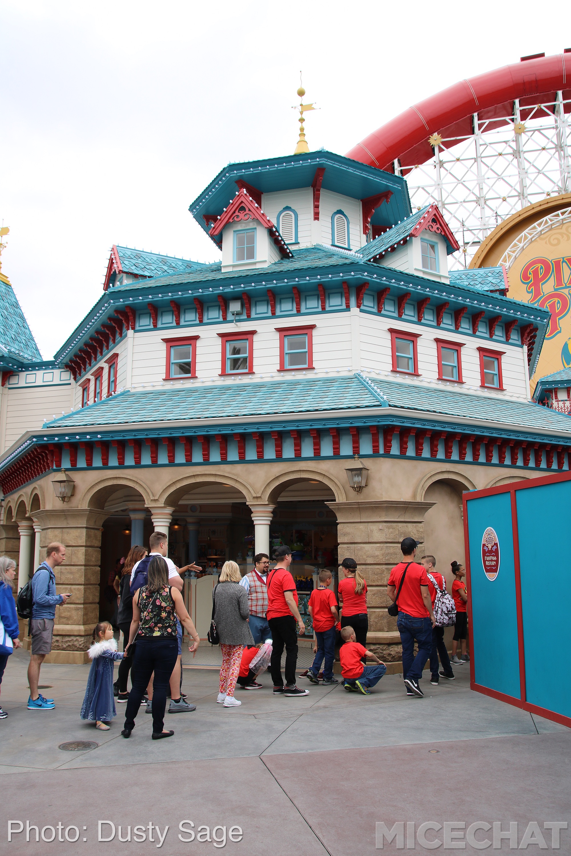 Micechat Disneyland Resort Features Fantastic New Pixar - robloxhigh school lifedisney land field trip