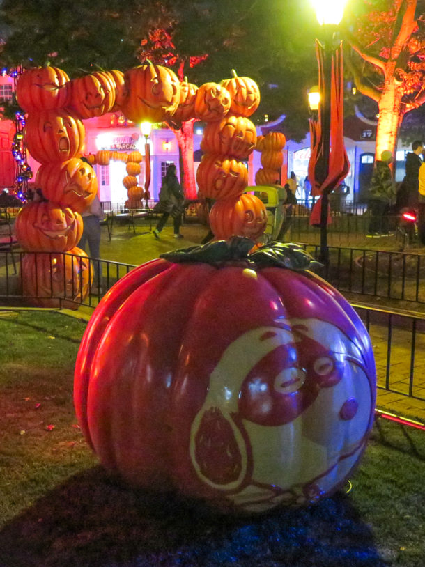 MiceChat Features, Great America Halloween Haunt Opens at