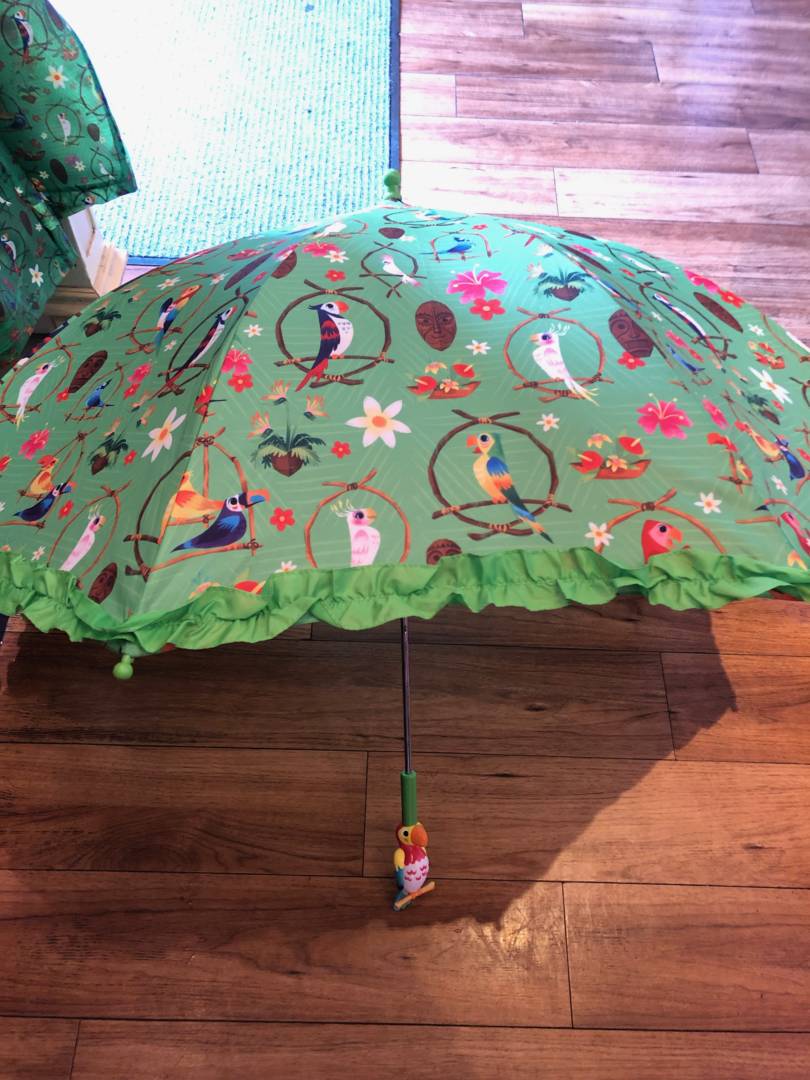 Tiki sales room raincoat