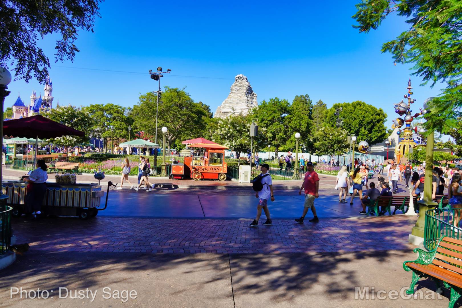 , Disneyland Update: Entertainment Trick & Halloween Treat