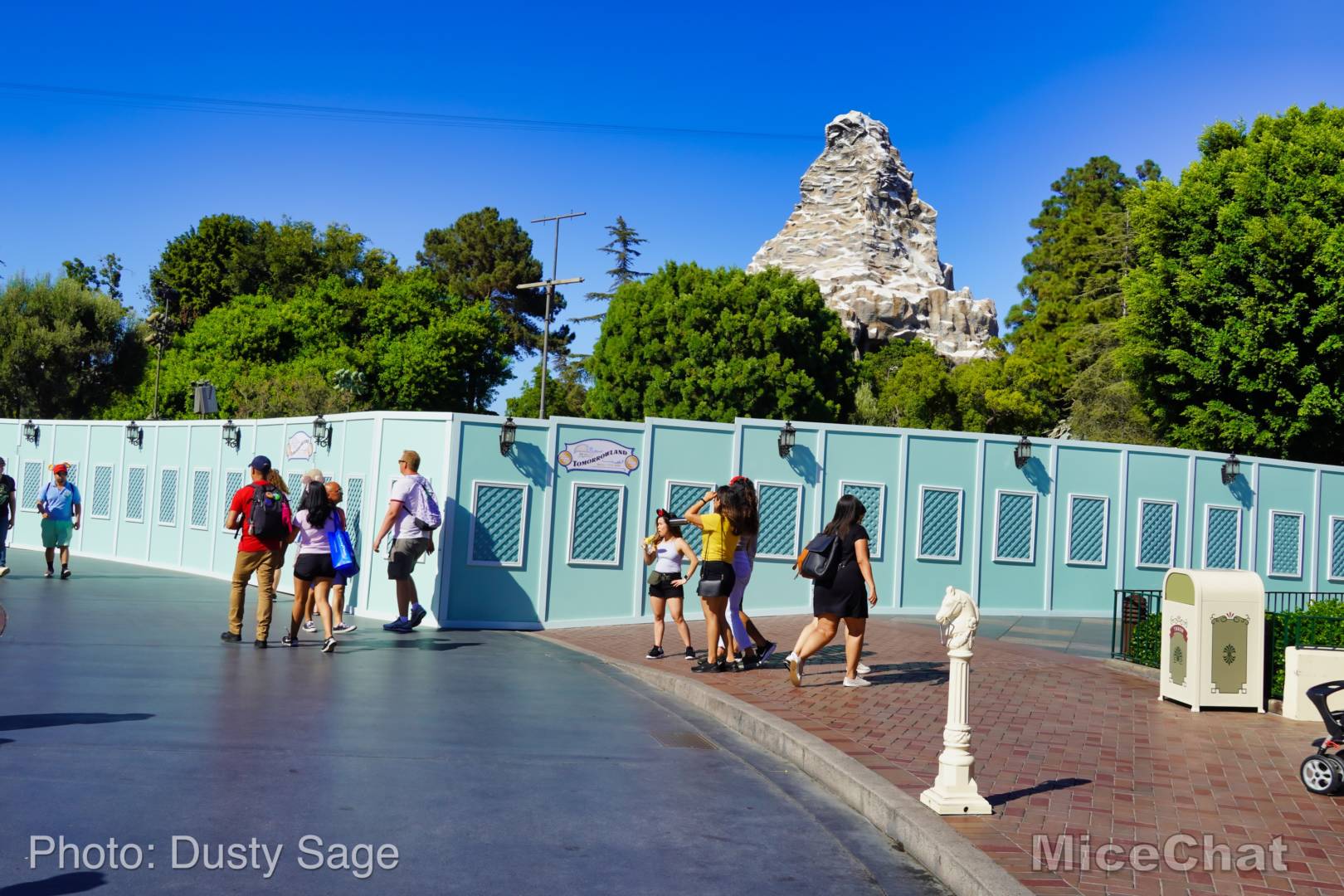 , Disneyland Update: Entertainment Trick & Halloween Treat