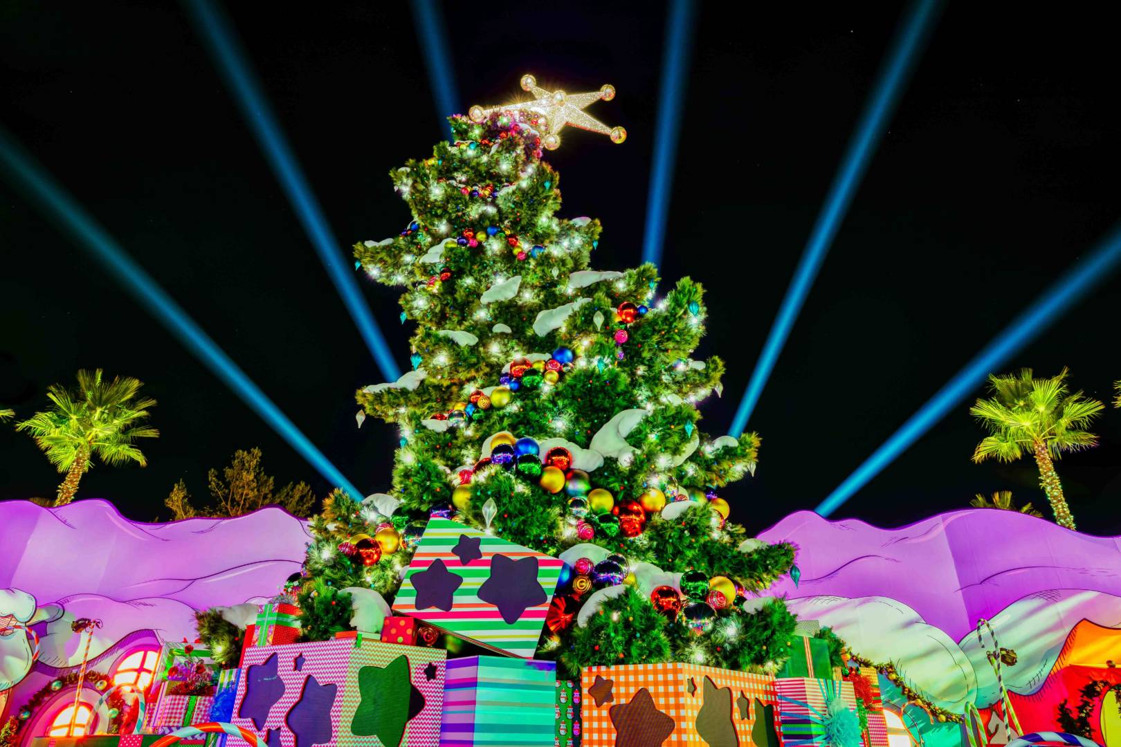 Universal Studios Hollywood Cast a Magical Christmas Spell