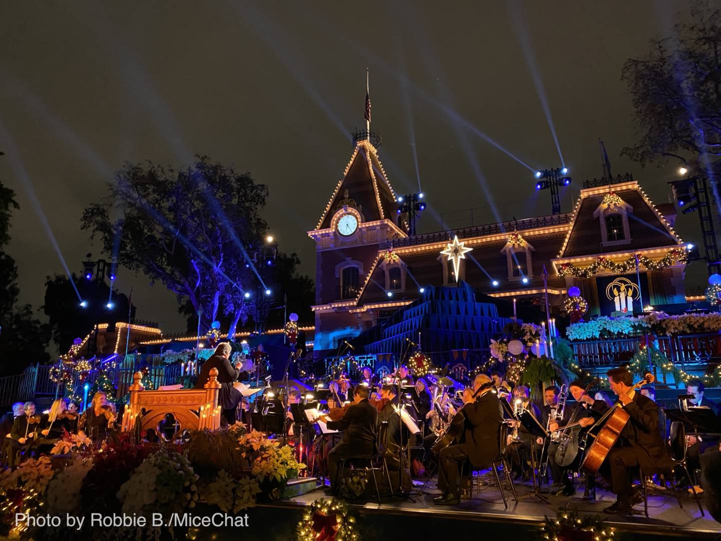 candlelight processional disneyland 2021