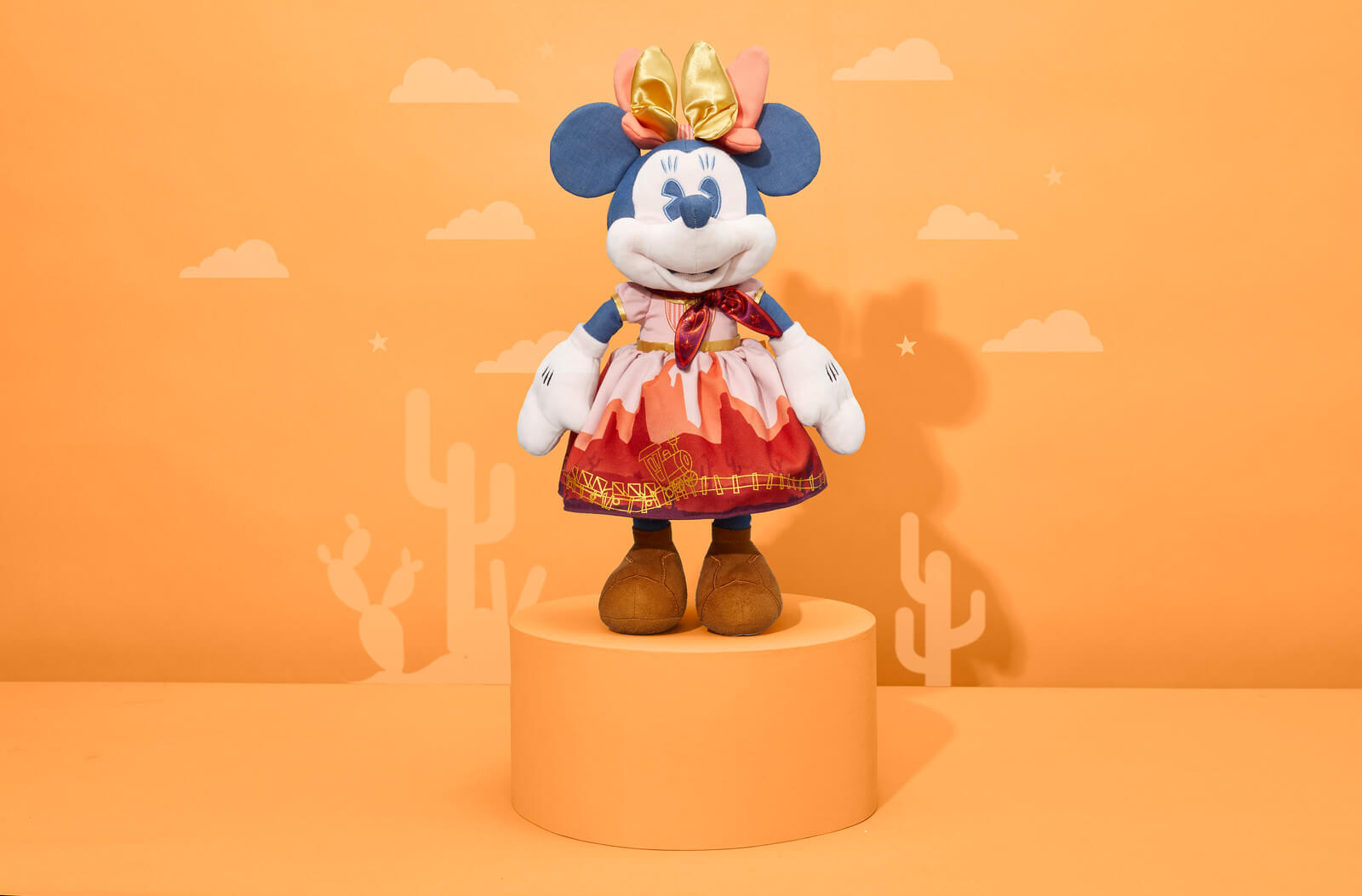 Minnie Mouse Main Attraction Big Thunder Mountain Collection Rolling Your  Way September 15
