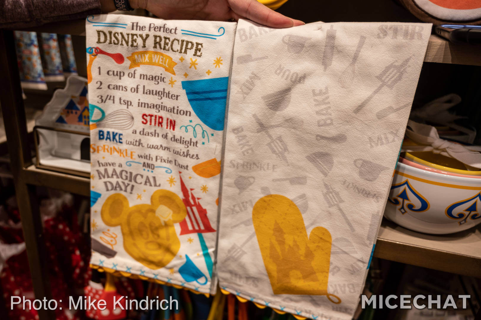 https://www.micechat.com/wp-content/uploads/2020/12/Disneyland-Merchandise-Update-December-2020-mickey-waffle-dish-towel.jpg