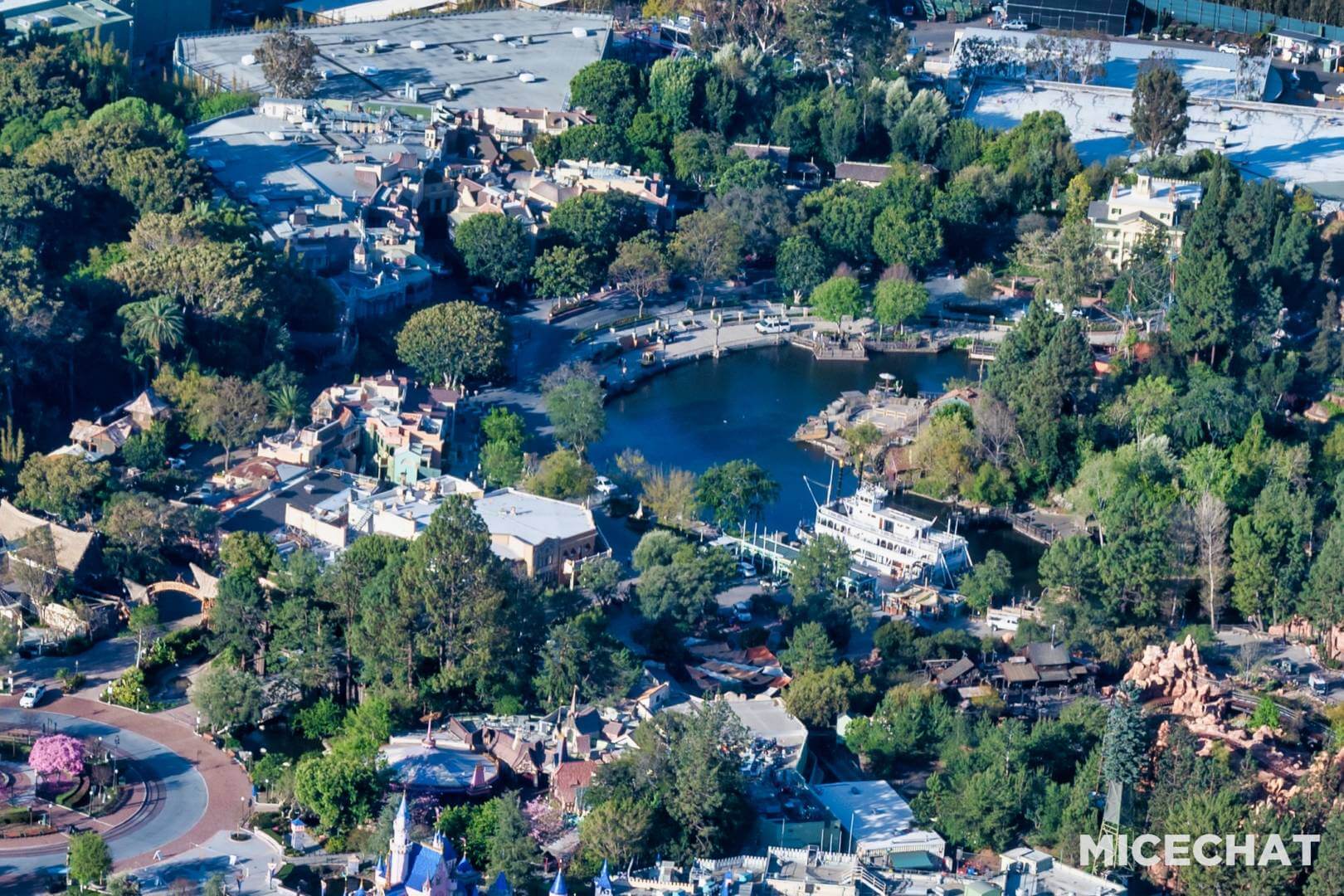 Disneyland Update - Soarin' Over a Soon to Open Disneyland