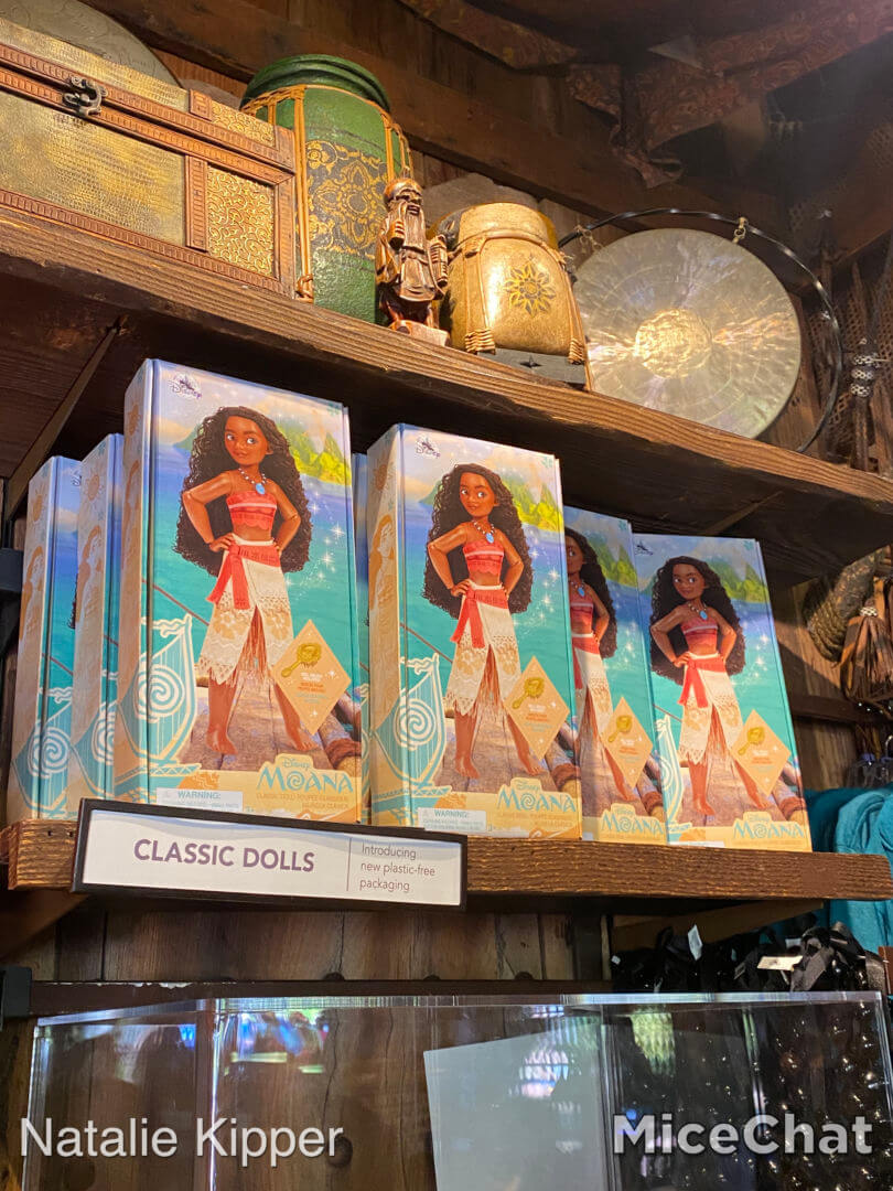 https://www.micechat.com/wp-content/uploads/2021/08/disneyland-adventureland-adventureland-bazaar-moana-doll-cardboard-packaging.jpg