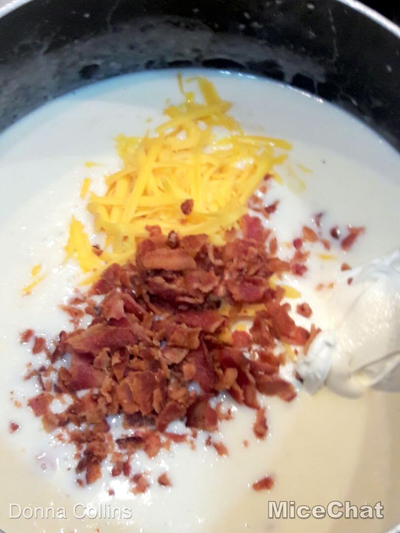 Loaded Baked Potato Soup from Disneyland's Carnation Cafe!