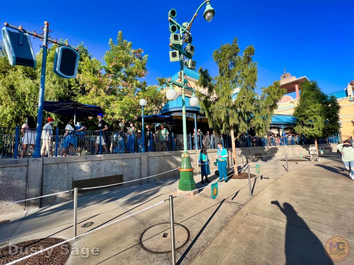 Disney California Adventure Little Mermaid queue long-micechat - MiceChat