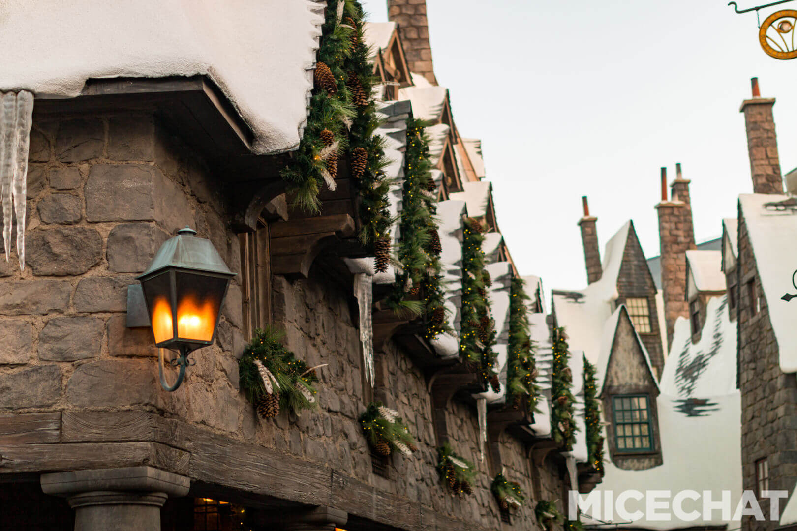 A Magical & Grinchy Christmas at Universal Studios Hollywood!