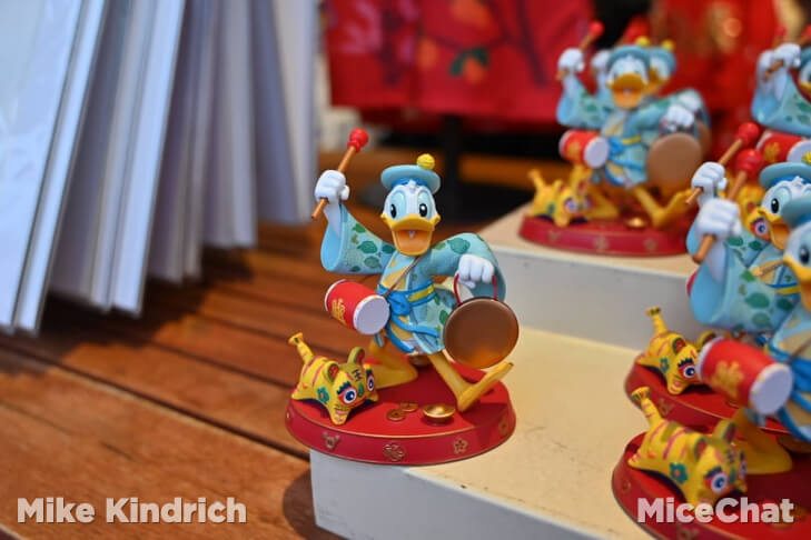 disney-california-adventure-lunar-new-year-2022-merchandise-donald