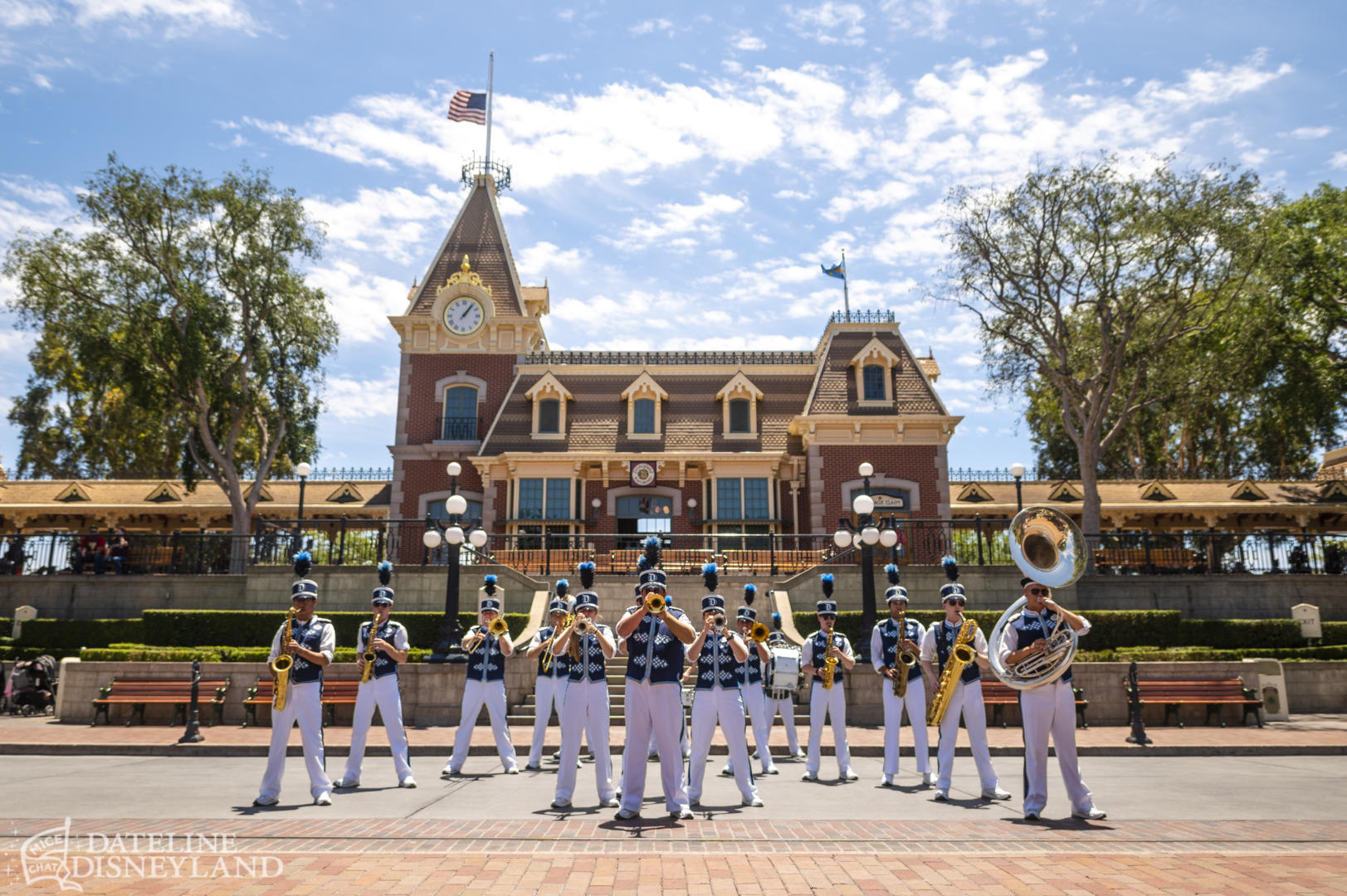 https://www.micechat.com/wp-content/uploads/2022/05/Disneyland-Band-at-Main-Street-Station-DSC_5844-4K.jpg
