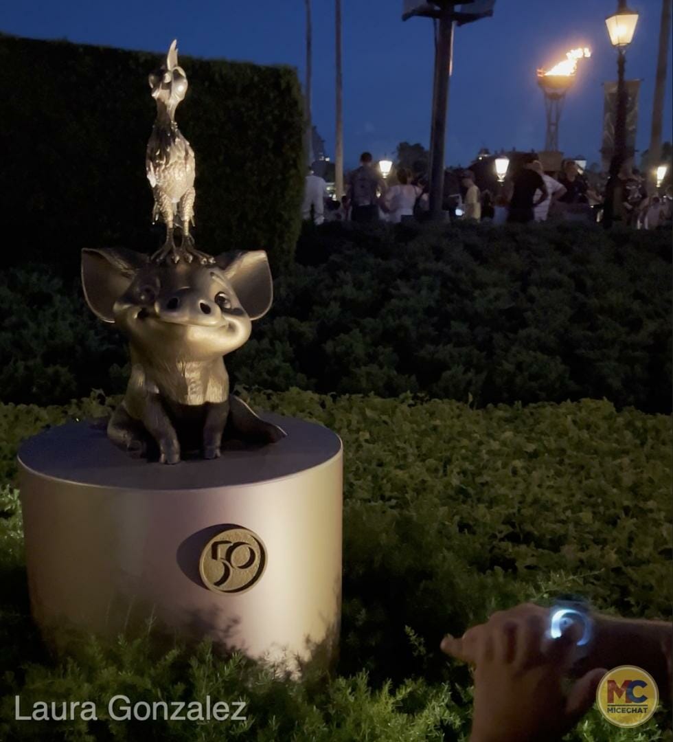 https://www.micechat.com/wp-content/uploads/2022/08/Walt-Disney-World-MagicBand-Fab-50-Quest-Epcot-HeiHei-Pua.jpg