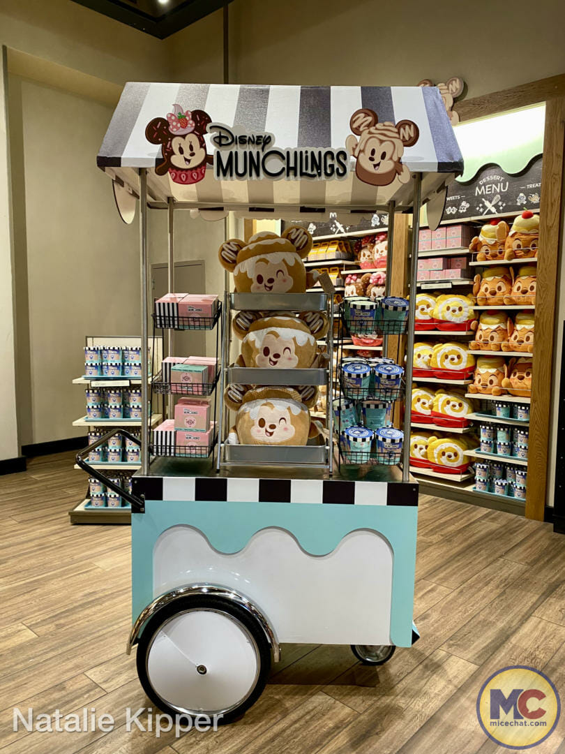 https://www.micechat.com/wp-content/uploads/2022/09/Disneyland-downtown-disney-world-of-disney-munchlings-display-cart.jpg