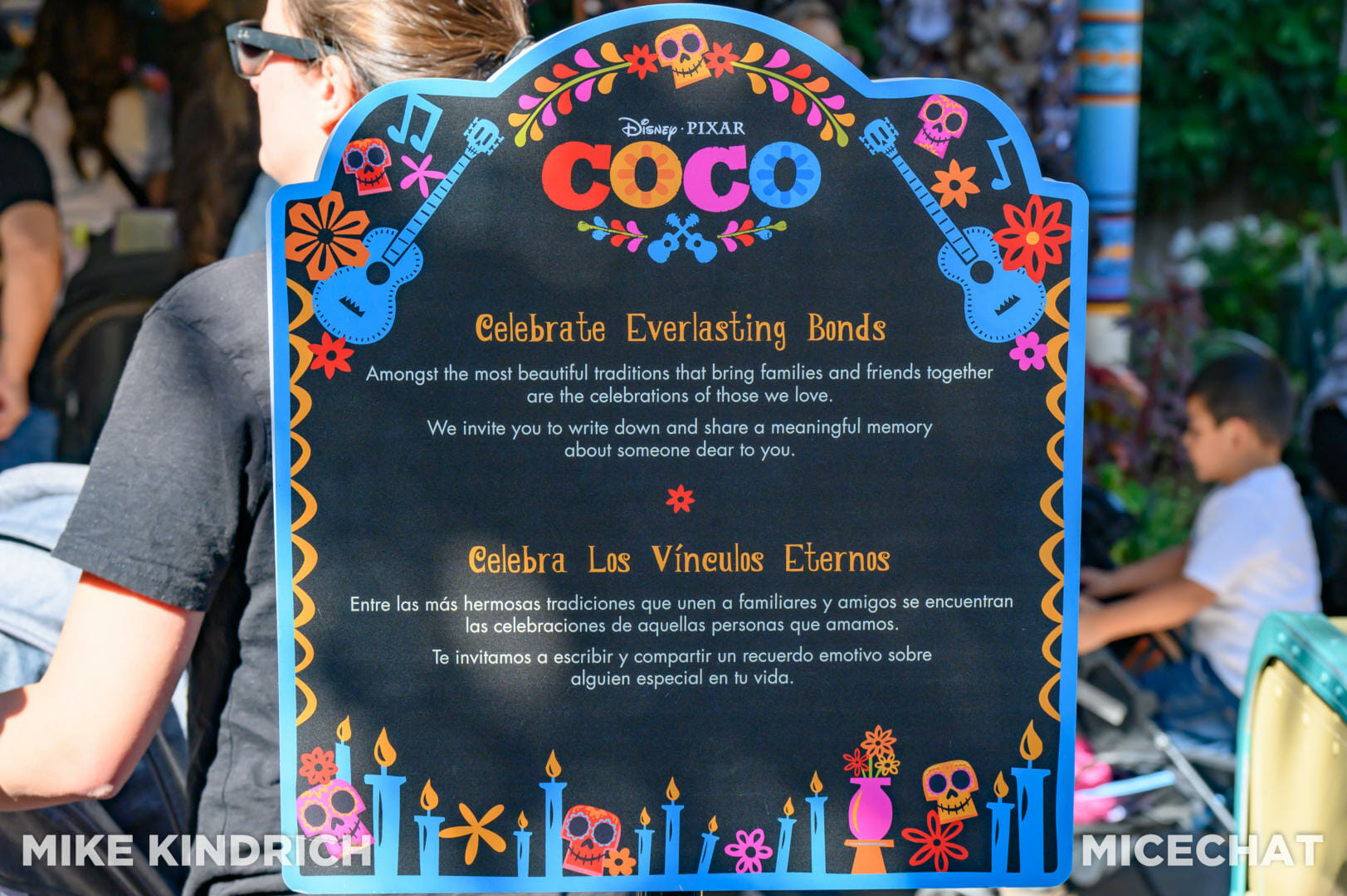 https://www.micechat.com/wp-content/uploads/2022/10/Disney-California-Adventure_Plaza-De-Familia_Dia-De-Los-Muertos_Coco-1-of-1-5.jpg