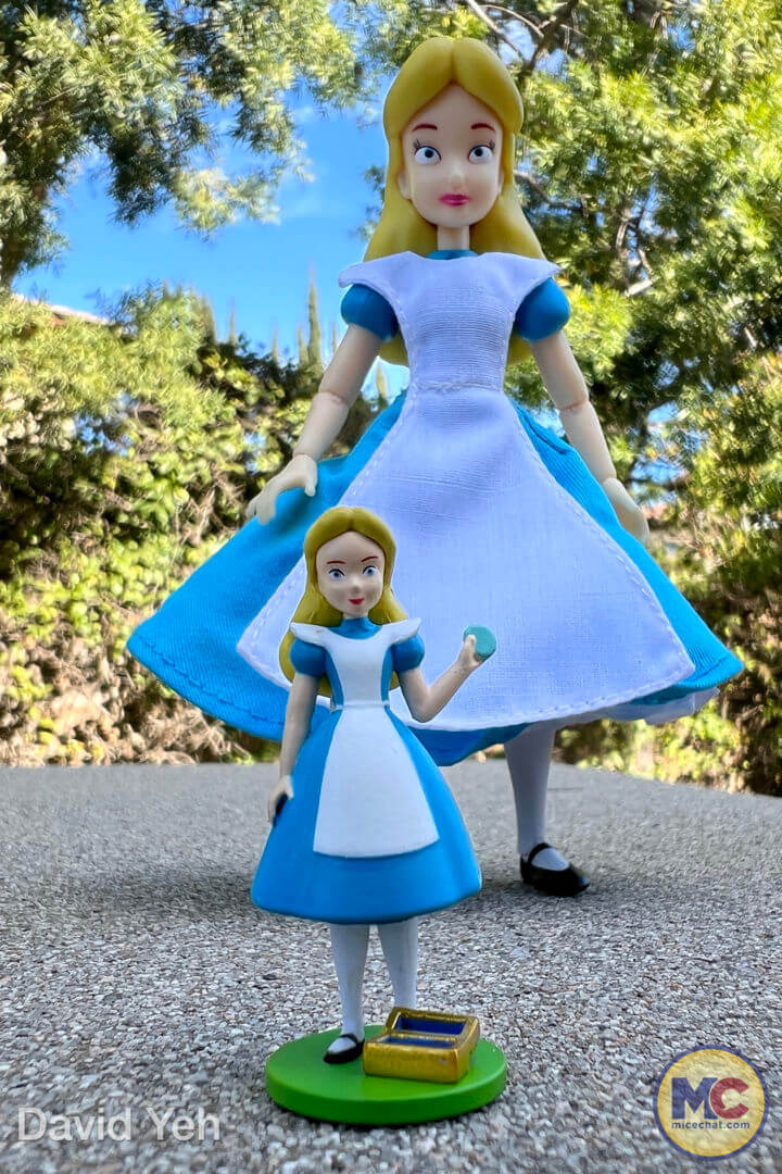 Lot - (2) Walt Disney's Alice in Wonderland doll & set of the (7