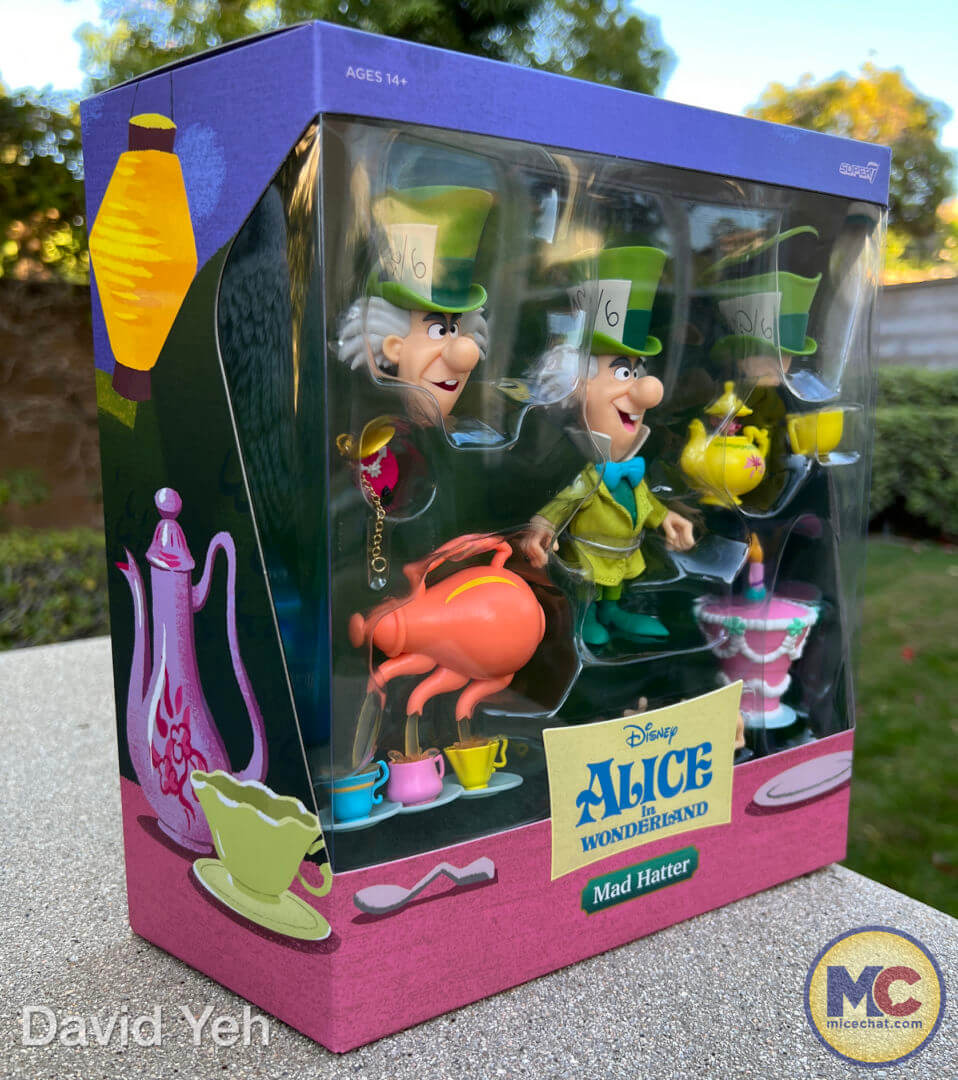 https://www.micechat.com/wp-content/uploads/2023/01/Super7-disney-ultimates-wave-2-figure-review-micechat-alice-in-wonderland-8.jpg