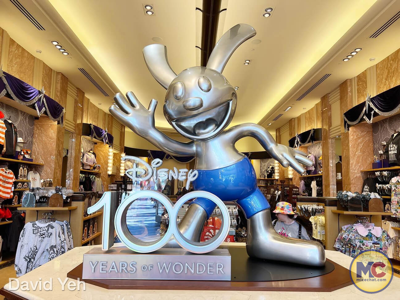 https://www.micechat.com/wp-content/uploads/2023/02/Disney-California-Adventure-Disney100-celebration-oswald-the-lucky-rabbit-statue.jpg