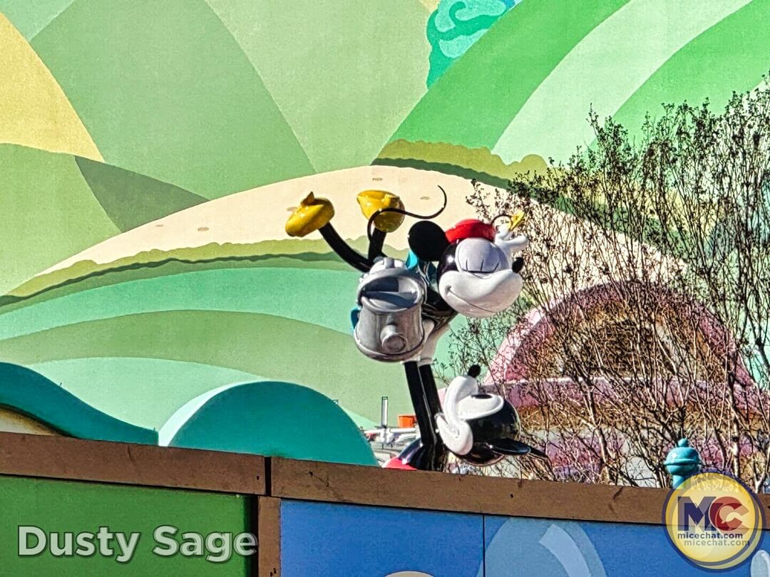 https://www.micechat.com/wp-content/uploads/2023/03/Disneyland-News-construction-toontown-mickey-minnie-fountain-MiceChat.jpeg