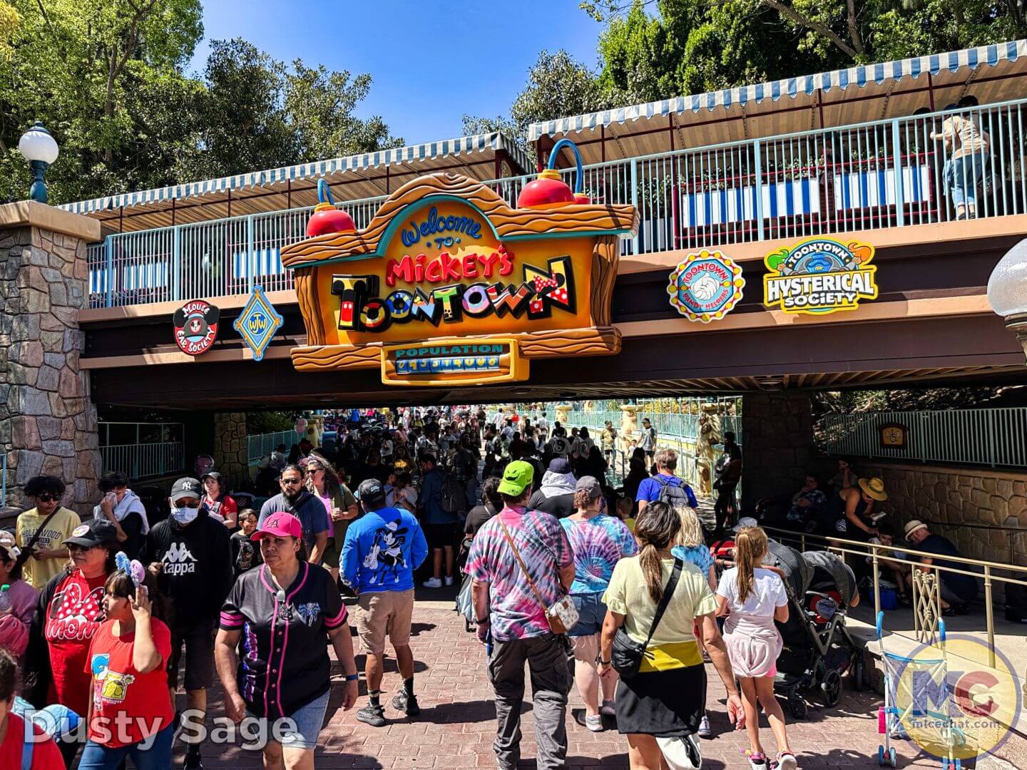 Disneyland set to open new parking garage months ahead of schedule to  absorb Star Wars: Galaxy's Edge crowds – Orange County Register