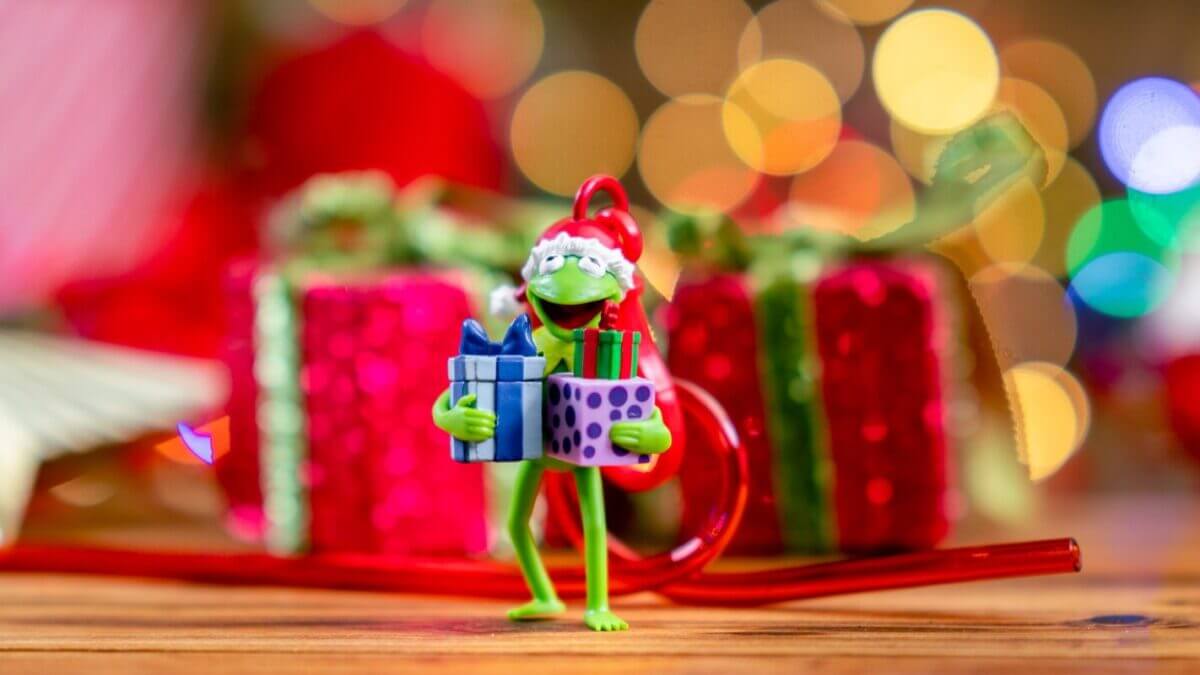 New Holiday Kermit Straw Clip at Disneyland - Disneyland News Today