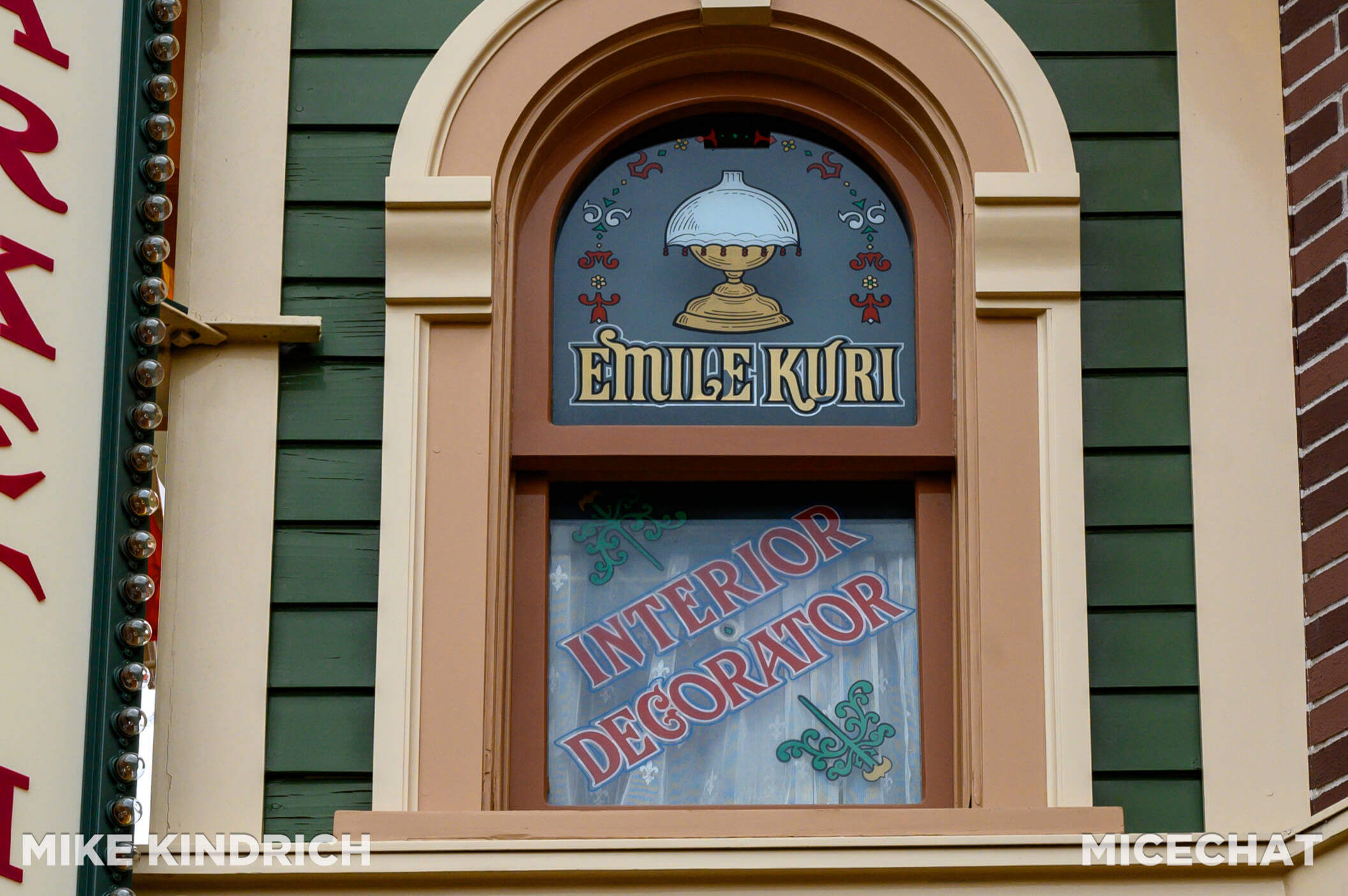 https://www.micechat.com/wp-content/uploads/2023/11/Mike-Kindrich_Disneyland_Main-Street_Main-Street-Windows-1-of-1-18-1-of-1-14.jpg