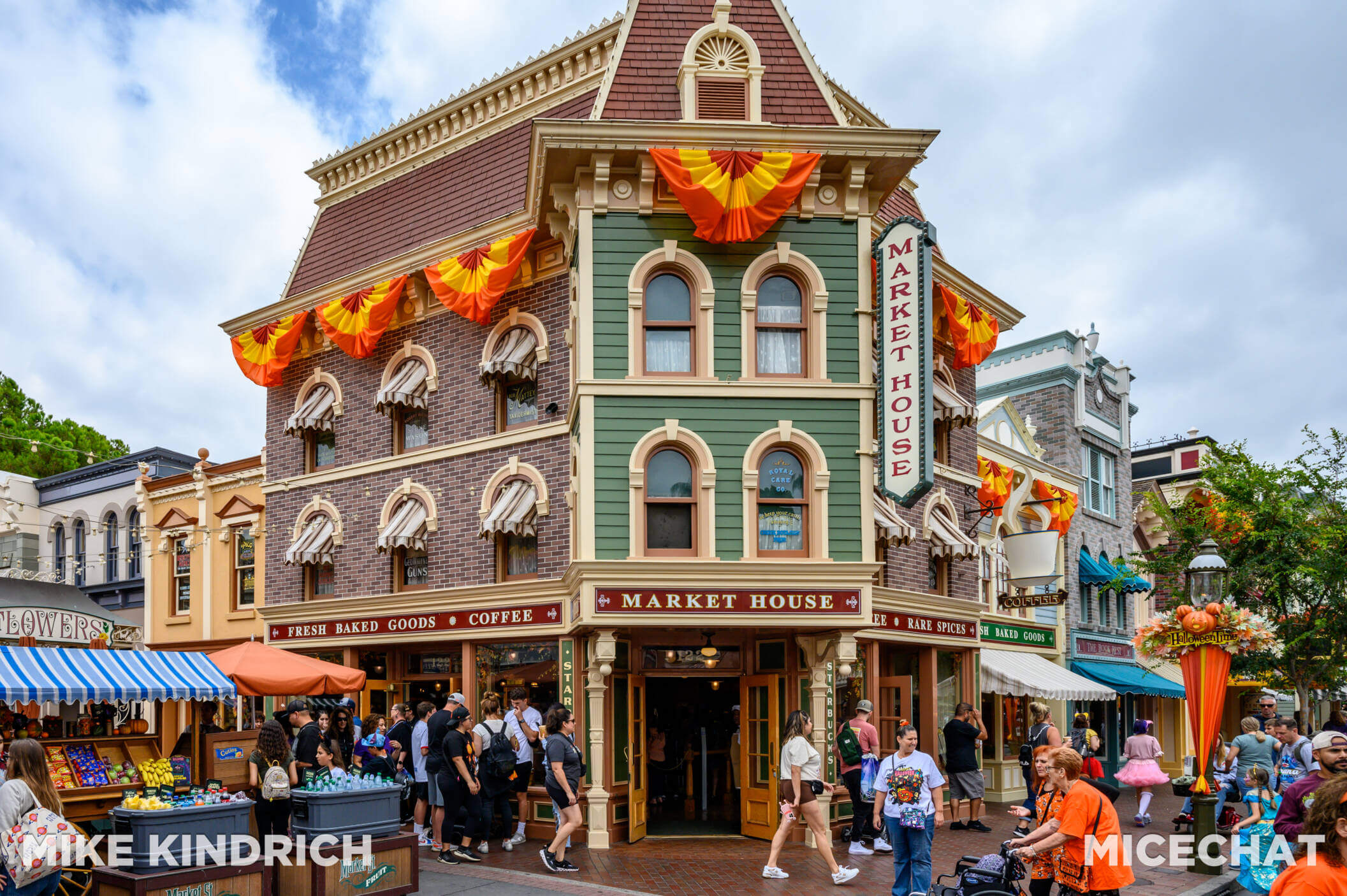 https://www.micechat.com/wp-content/uploads/2023/11/Mike-Kindrich_Disneyland_Main-Street_Main-Street-Windows-1-of-1-18-1-of-1-17.jpg