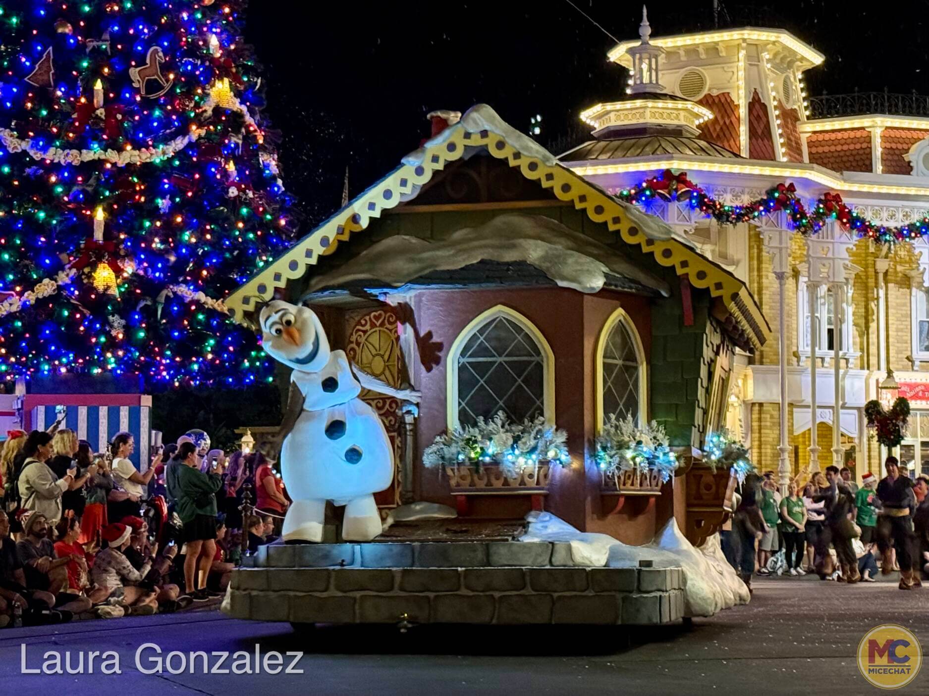 WDWDisneyWorldMagicKingdomMickeysVeryMerryChristmasparade2025