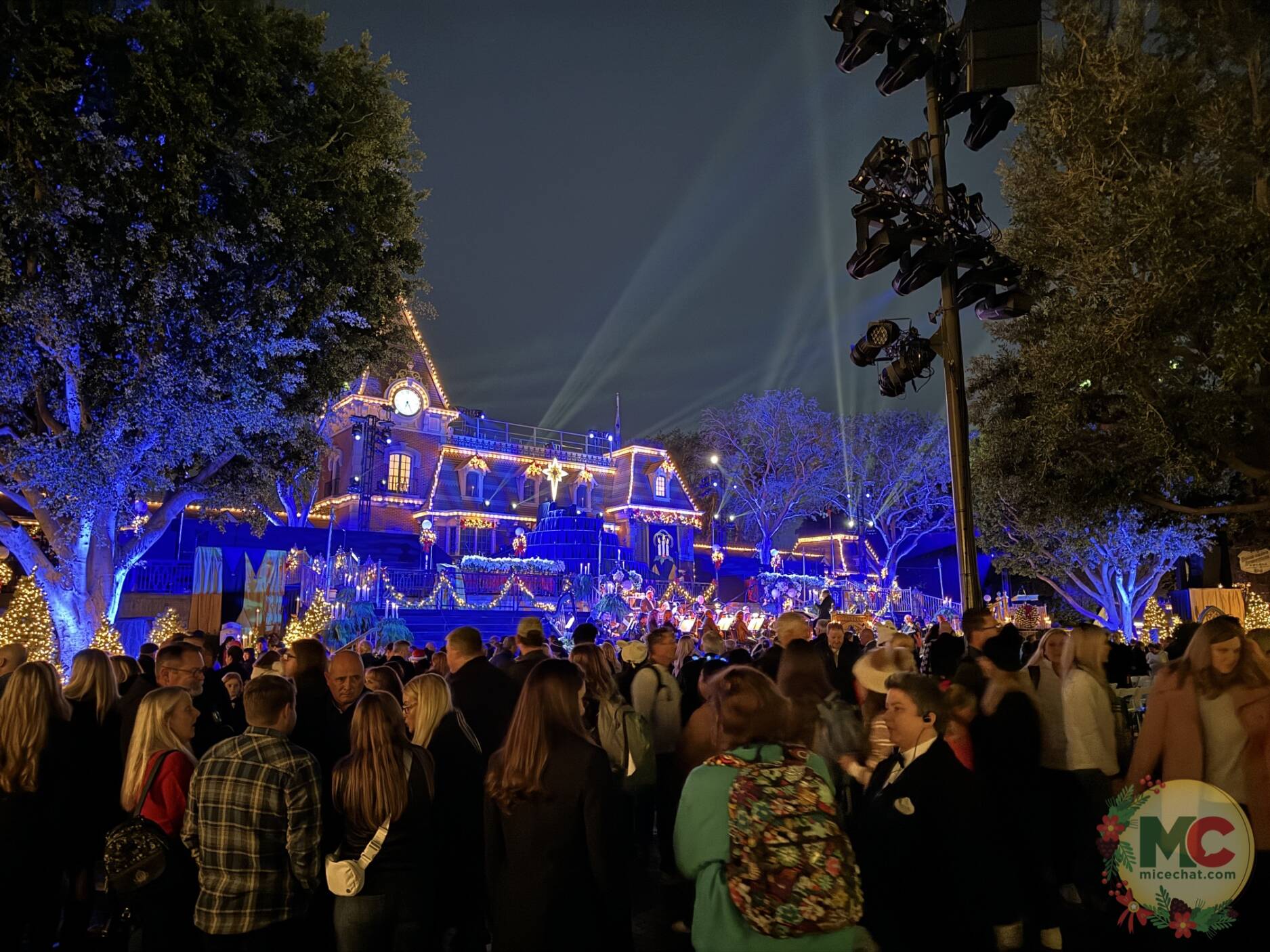 Disneyland News Candlelight Crowds MiceChat MiceChat