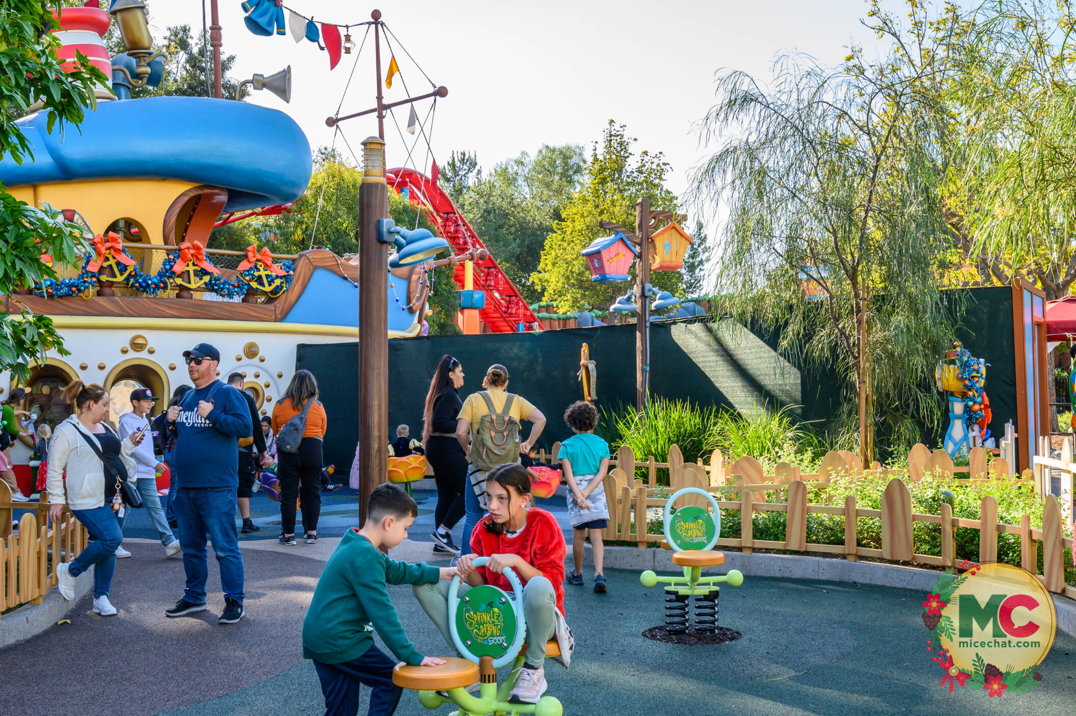 Mike Kindrich_Disneyland_Toontown_Donald's Splash Pad_Construction (1 ...