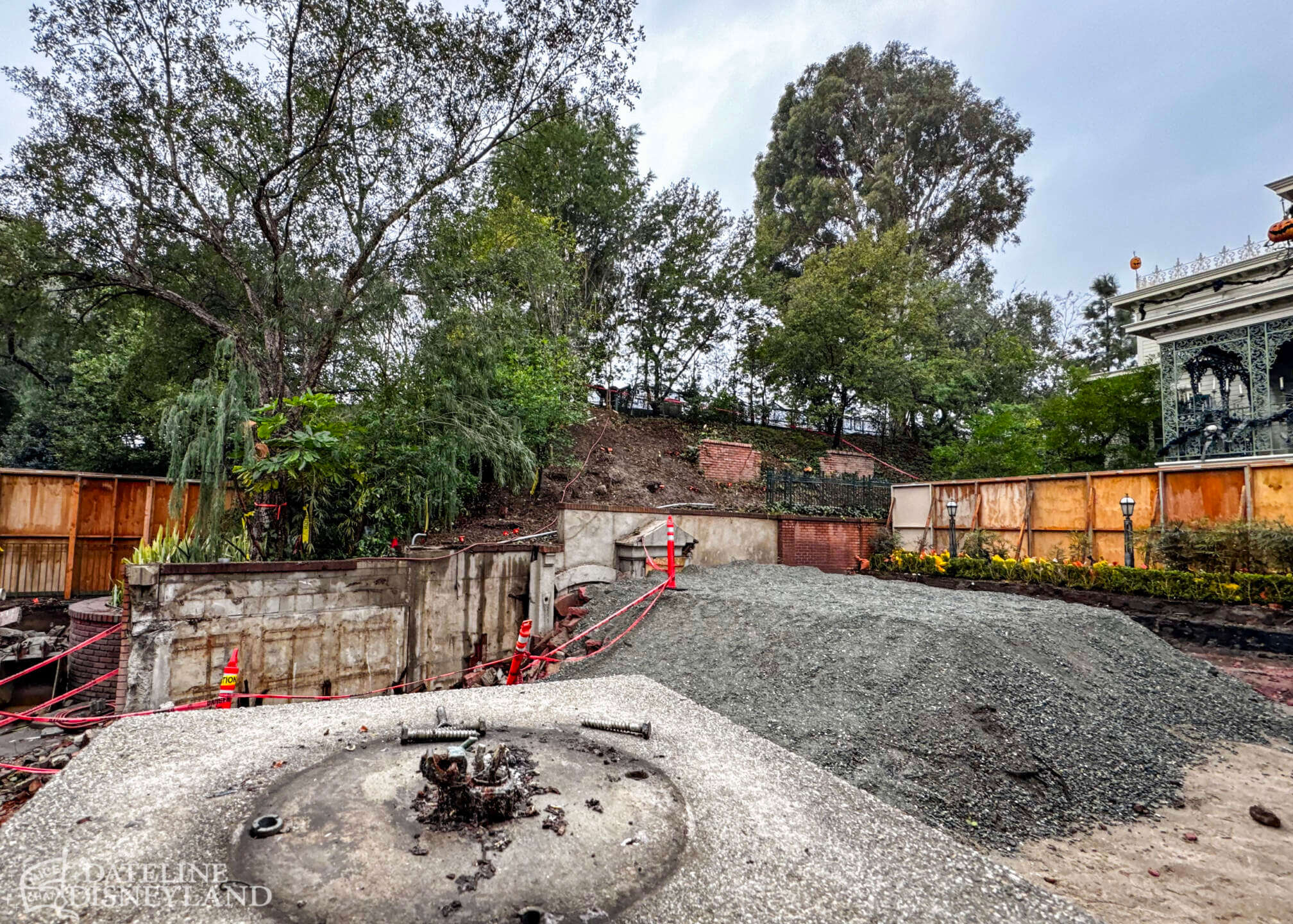 DISNEYLAND UPDATE New Gates Dragons Haunted Mansion Closed