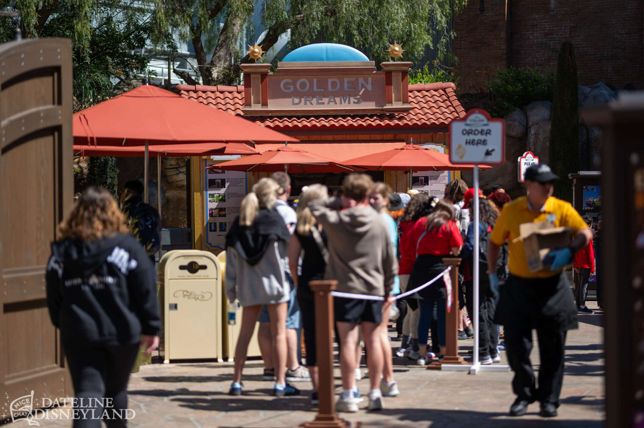 Disney California Food and Wine Festival 2024 wait times Golden Dreams